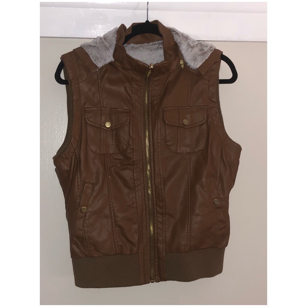 NWOT Hooded, heavy vest. Size Large.